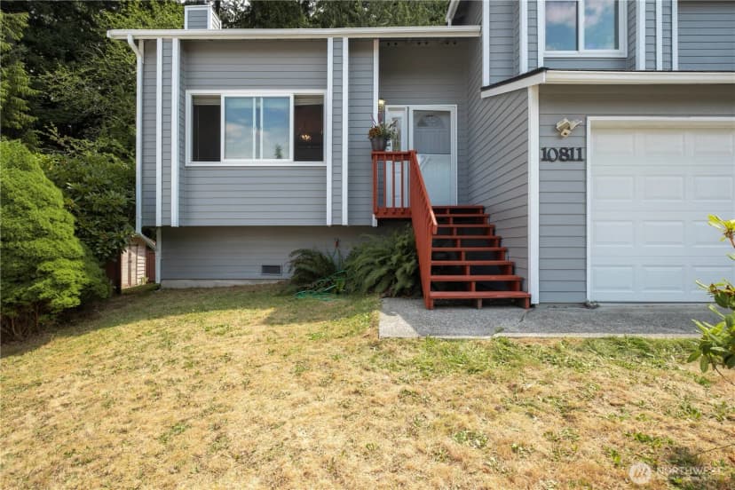Property photo for 10811 10th Drive Se, Everett photo 3