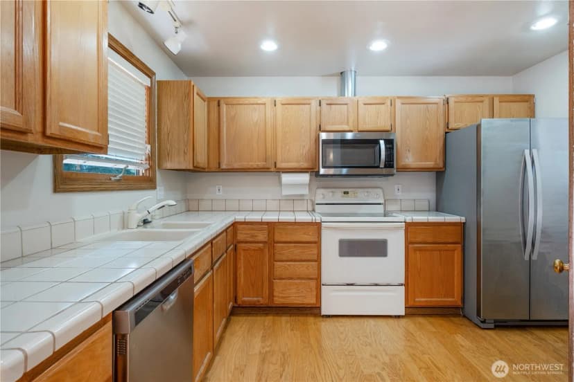 Property photo for 10811 10th Drive Se, Everett photo 11