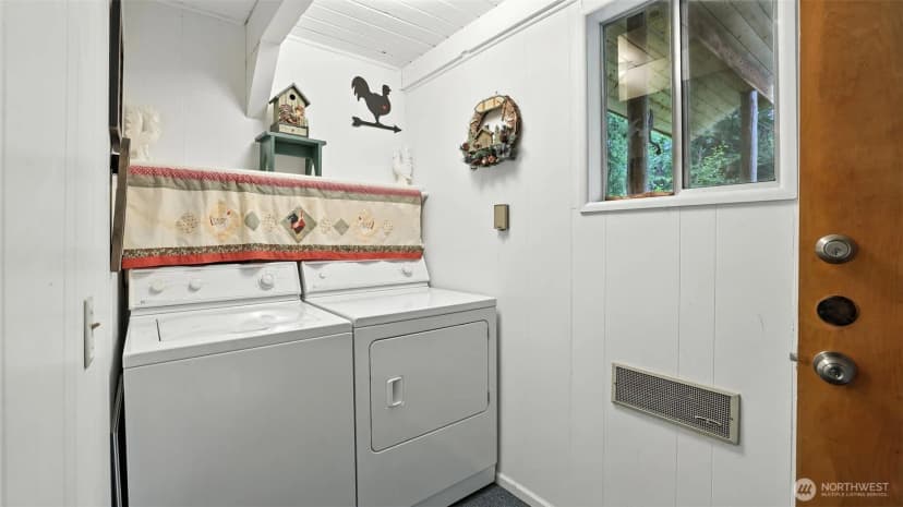 Property photo for 137 Nisqually Way, Ashford photo 14