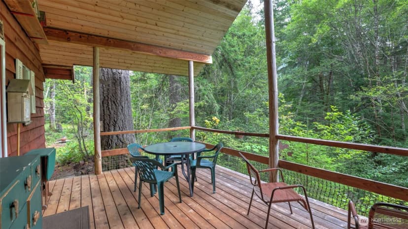 Property photo for 137 Nisqually Way, Ashford photo 17