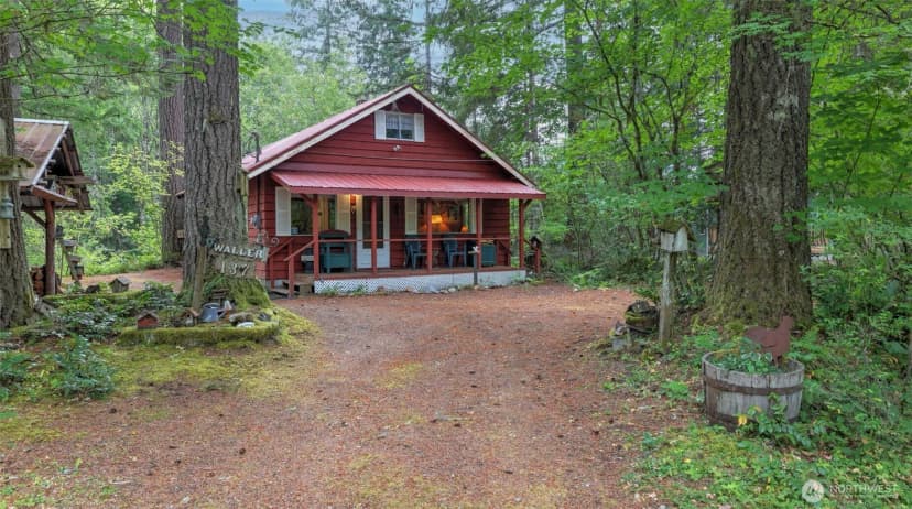 Property photo for 137 Nisqually Way, Ashford photo 27