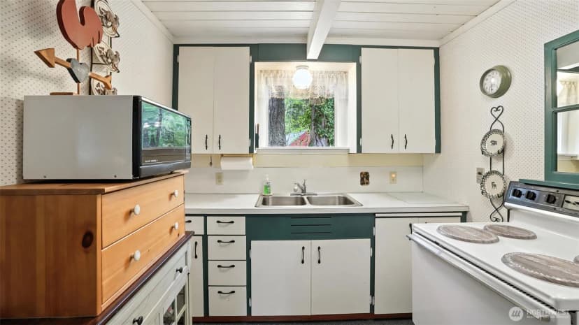 Property photo for 137 Nisqually Way, Ashford photo 5