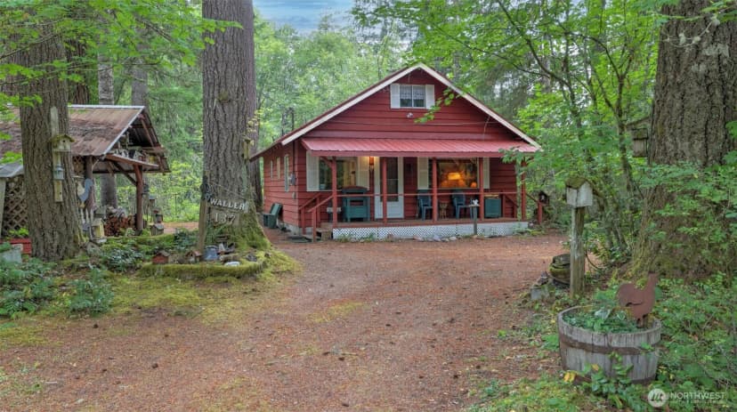 Property photo for 137 Nisqually Way, Ashford