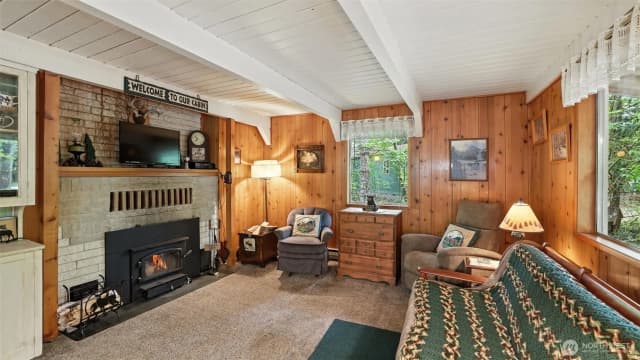 Property photo for 137 Nisqually Way, Ashford photo 4
