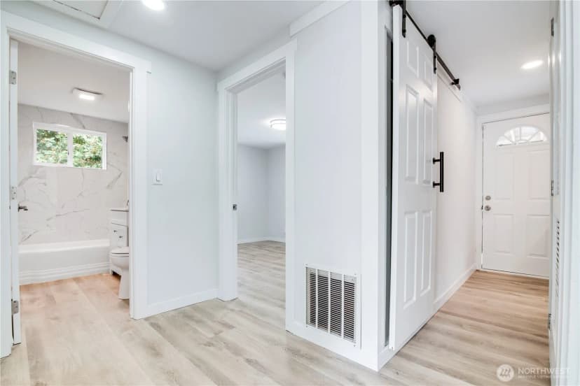 Property photo for 21136 33rd Ave S, Sea Tac photo 8