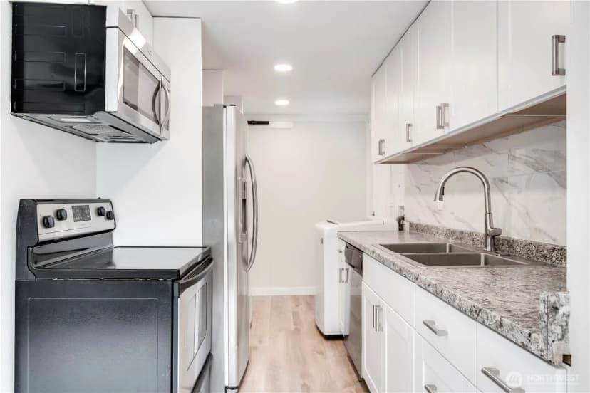 Property photo for 21136 33rd Ave S, Sea Tac photo 7