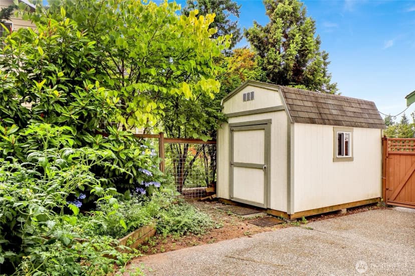 Property photo for 2490 Autumnwood Court, Bellingham photo 30