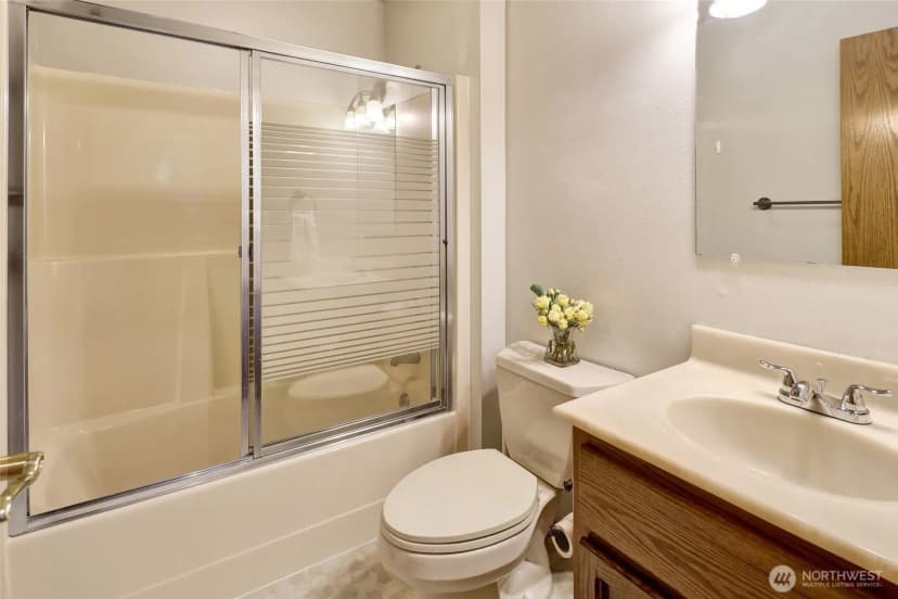 Property photo for 2490 Autumnwood Court, Bellingham photo 24