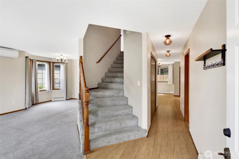 Property photo for 2490 Autumnwood Court, Bellingham photo 17
