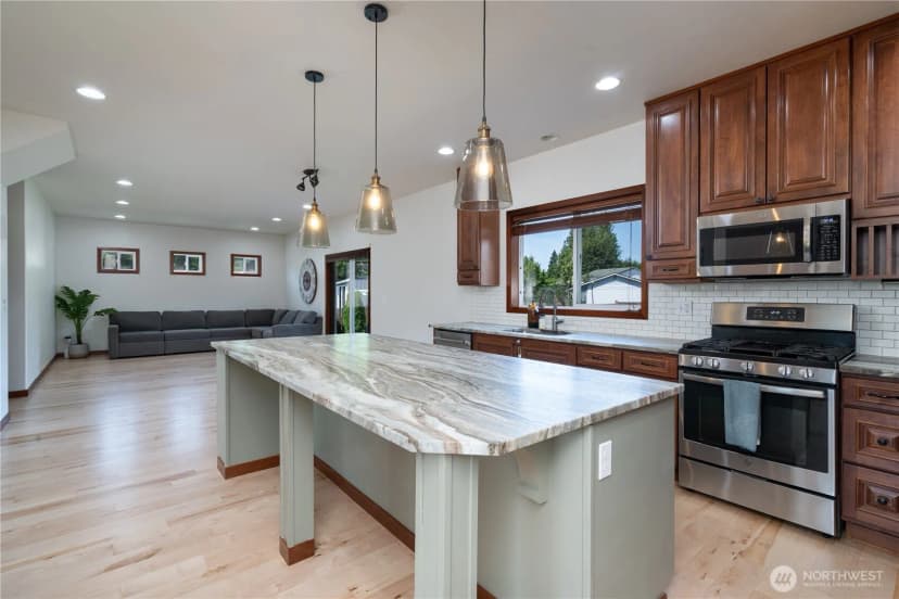 Property photo for 1410 Railroad Avenue, Sedro Woolley photo 20
