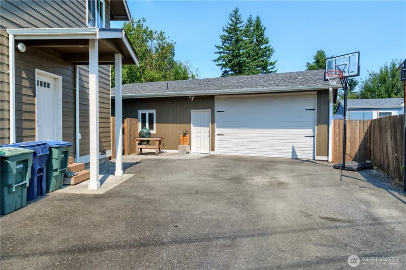 Property photo for 1410 Railroad Avenue, Sedro Woolley photo 9