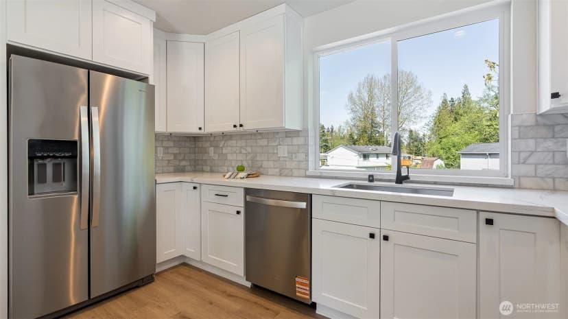 Property photo for 10811 Holly Drive #c, Everett photo 6