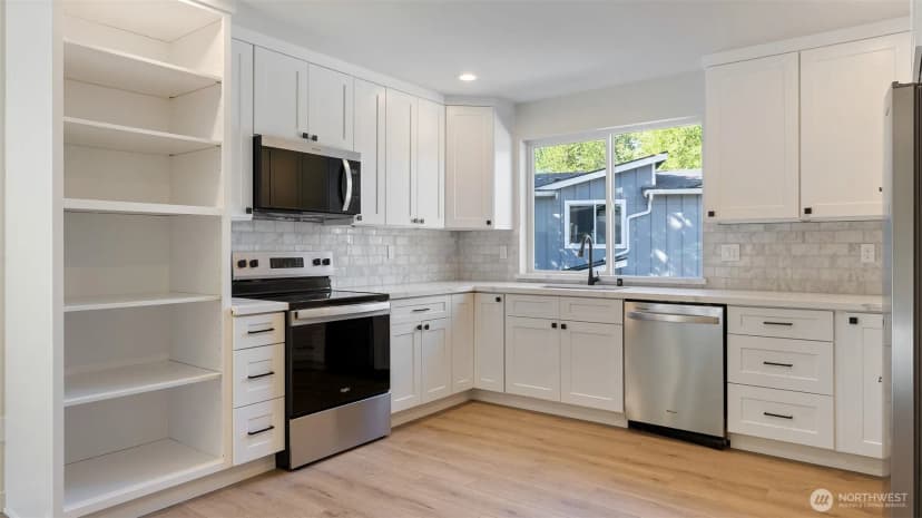 Property photo for 10811 Holly Drive #c, Everett photo 9