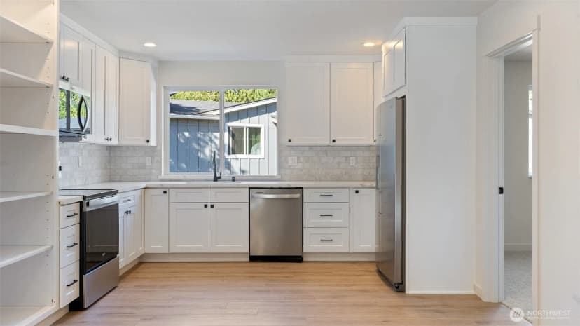 Property photo for 10811 Holly Drive #c, Everett photo 10