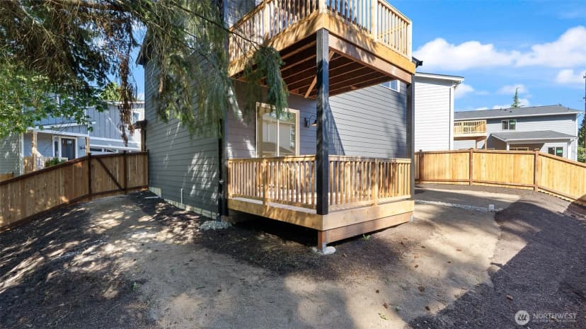 Property photo for 10811 Holly Drive #c, Everett photo 22