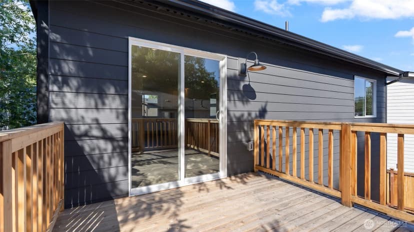 Property photo for 10811 Holly Drive #c, Everett photo 20
