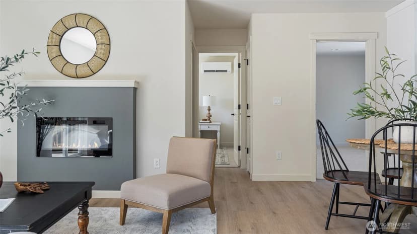Property photo for 10811 Holly Drive #c, Everett photo 2