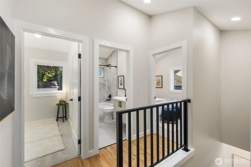 Property photo for 8228 Meridian Avenue N, Seattle photo 22