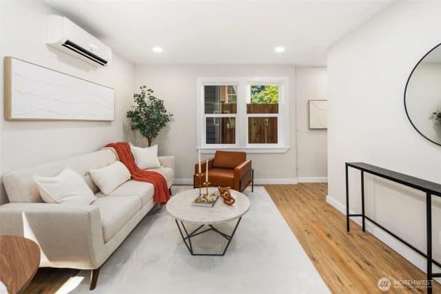 Property photo for 8228 Meridian Avenue N, Seattle photo 5