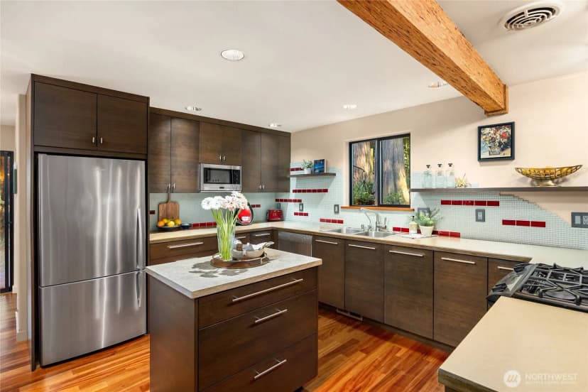 Property photo for 8750 Woodbank Drive Ne, Bainbridge Island photo 12