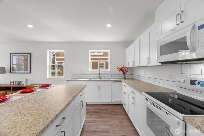 Property photo for 15205 Boat Street Sw, Lakewood photo 13