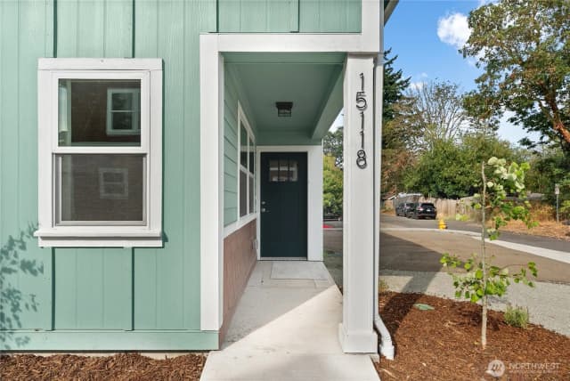 Property photo for 15205 Boat Street Sw, Lakewood photo 2