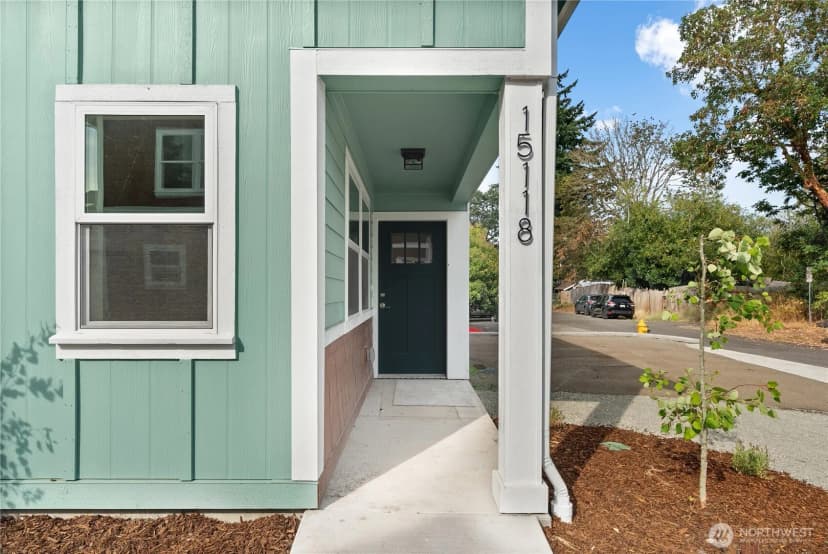 Property photo for 15205 Boat Street Sw, Lakewood photo 2