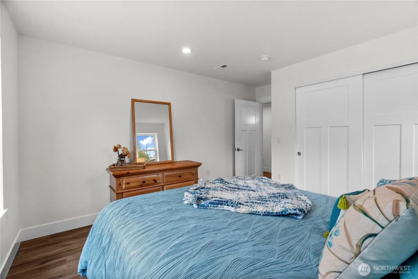 Property photo for 15205 Boat Street Sw, Lakewood photo 18