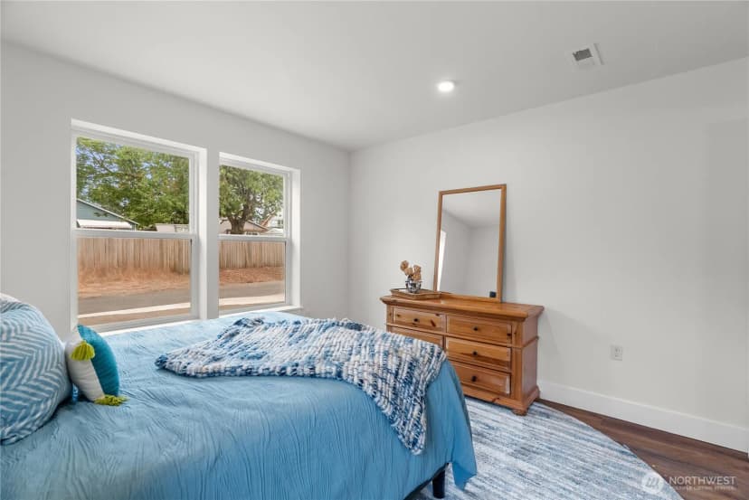 Property photo for 15205 Boat Street Sw, Lakewood photo 17