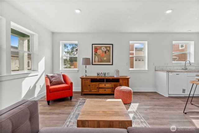 Property photo for 15205 Boat Street Sw, Lakewood photo 5