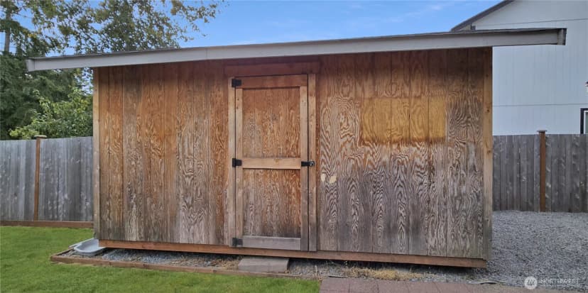 Property photo for 721 Riverside Lane E, Eatonville photo 25