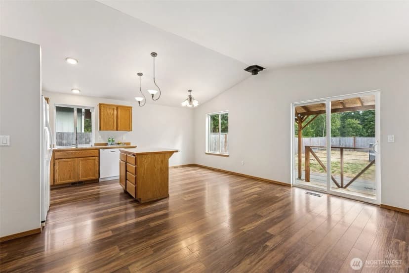 Property photo for 721 Riverside Lane E, Eatonville photo 8