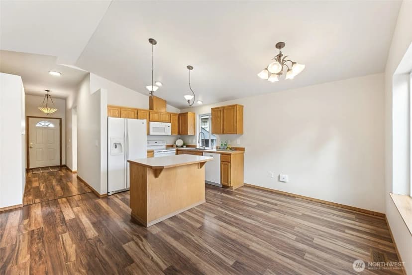 Property photo for 721 Riverside Lane E, Eatonville photo 6