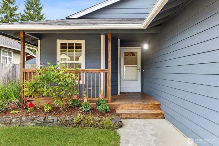 Property photo for 721 Riverside Lane E, Eatonville
