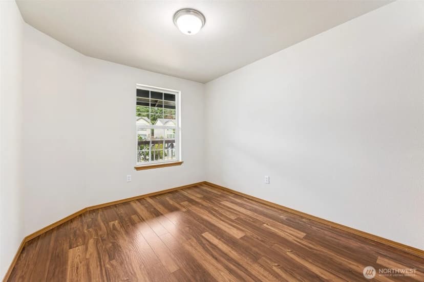 Property photo for 721 Riverside Lane E, Eatonville photo 19