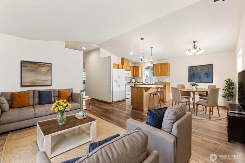 Property photo for 721 Riverside Lane E, Eatonville photo 4