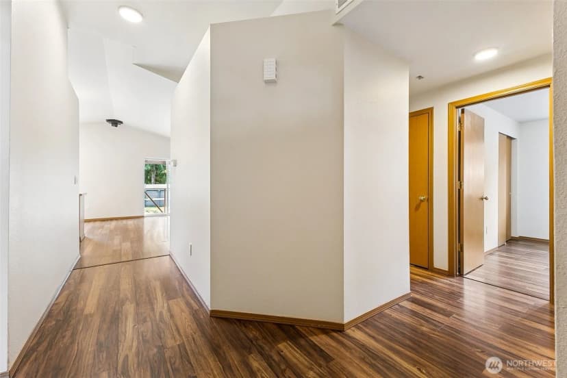 Property photo for 721 Riverside Lane E, Eatonville photo 10