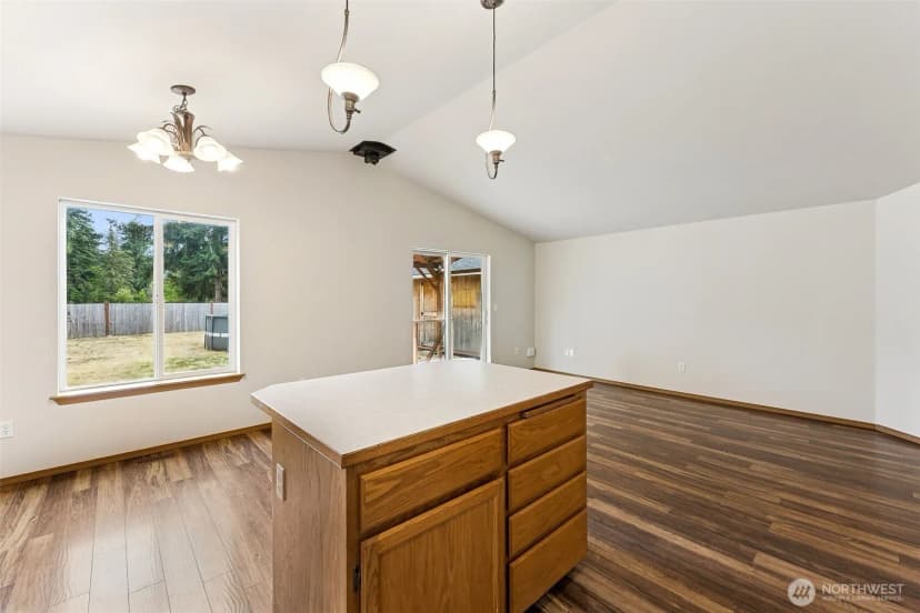 Property photo for 721 Riverside Lane E, Eatonville photo 9