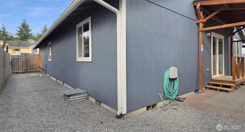 Property photo for 721 Riverside Lane E, Eatonville photo 28