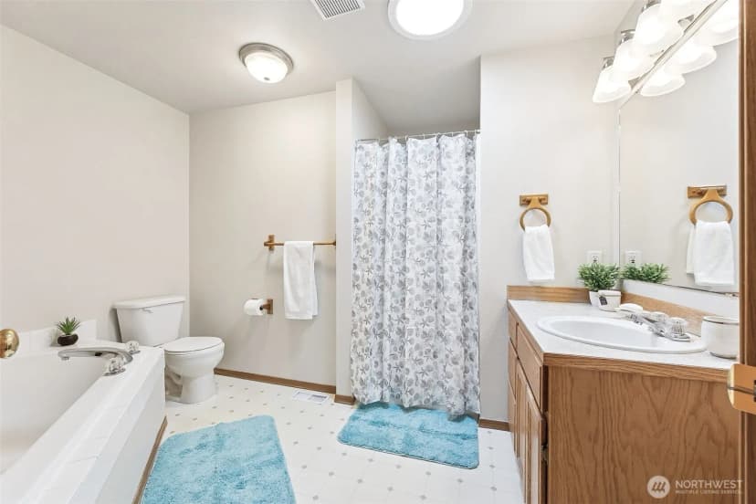 Property photo for 721 Riverside Lane E, Eatonville photo 15