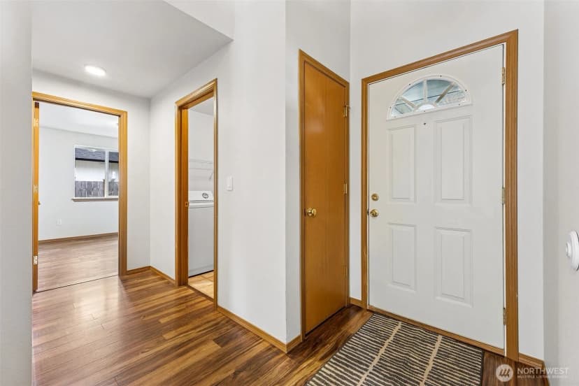 Property photo for 721 Riverside Lane E, Eatonville photo 3