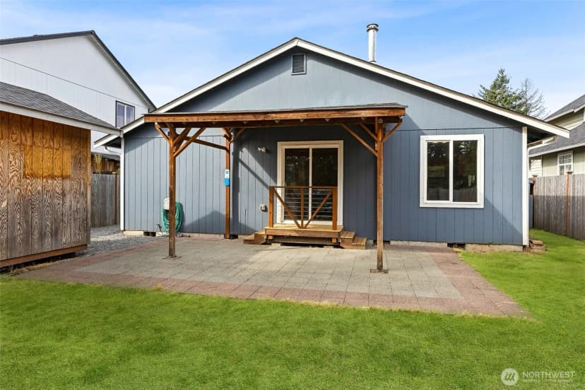 Property photo for 721 Riverside Lane E, Eatonville photo 21