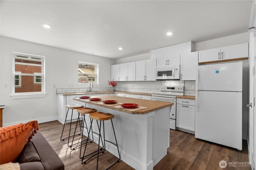 Property photo for 15204 88th Avenue Ct Sw, Lakewood photo 12