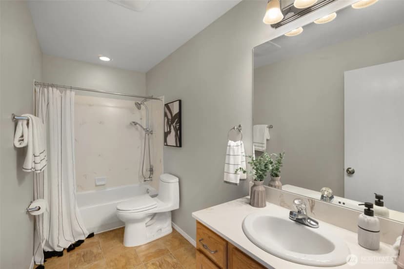 Property photo for 37123 S Gala Court, Snoqualmie photo 20