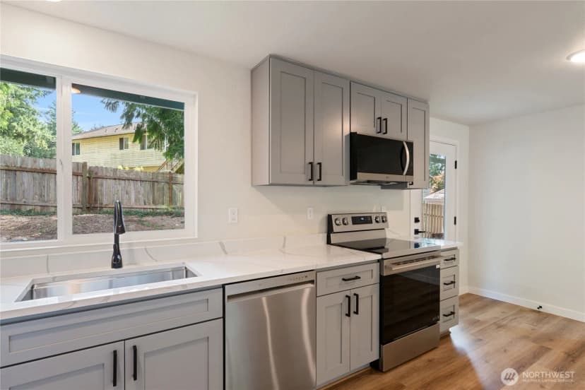 Property photo for 7611 Ne Beachwood Avenue, Poulsbo photo 8