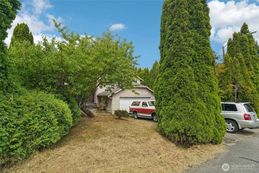 Property photo for 525 164th Place Se, Bothell photo 3