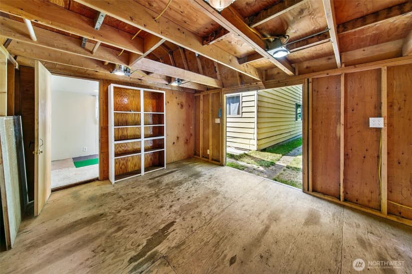 Property photo for 12102 10th Avenue Sw, Burien photo 9
