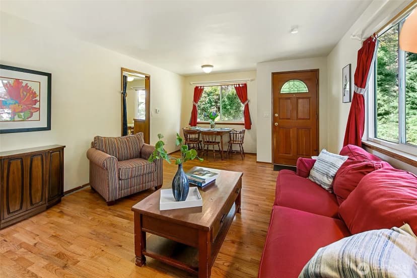 Property photo for 12102 10th Avenue Sw, Burien photo 4