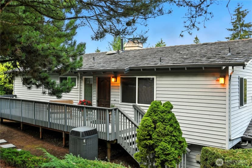 Property photo for 5418 Ne 200th Place, Lake Forest Park photo 6