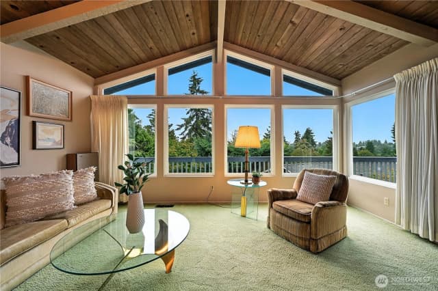 Property photo for 5418 Ne 200th Place, Lake Forest Park